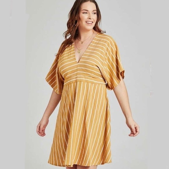 Altar’d State caramel and white open tie back dress size small - Picture 1 of 7